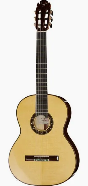 Amalio Burguet Aniversario Spruce w/ Case vooraanzicht