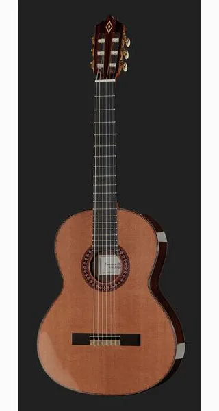 Amalio Burguet Vanessa Cedar w/Case detail 2