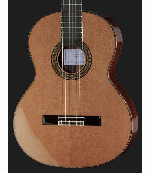 Amalio Burguet 2M Cedar w/Case detail 4