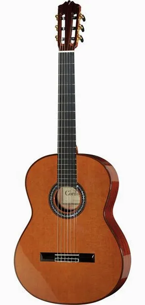 Cordoba C9 Cedar vooraanzicht