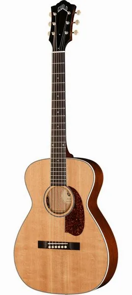 Guild M-40E NAT SP/MH W/C vooraanzicht
